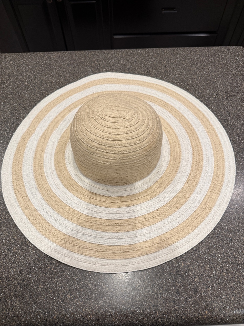 Vera Bradley Beige & White Wide Brim Straw Sun Hat